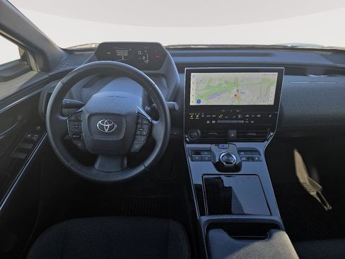 Used 2025 Toyota bZ4X XLE w/ Weather Package image 17