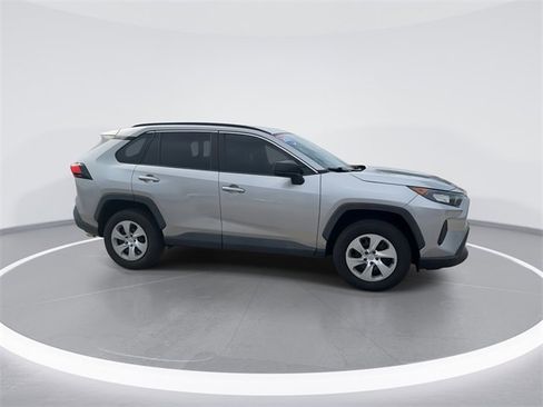 Used 2021 Toyota RAV4 LE image 8