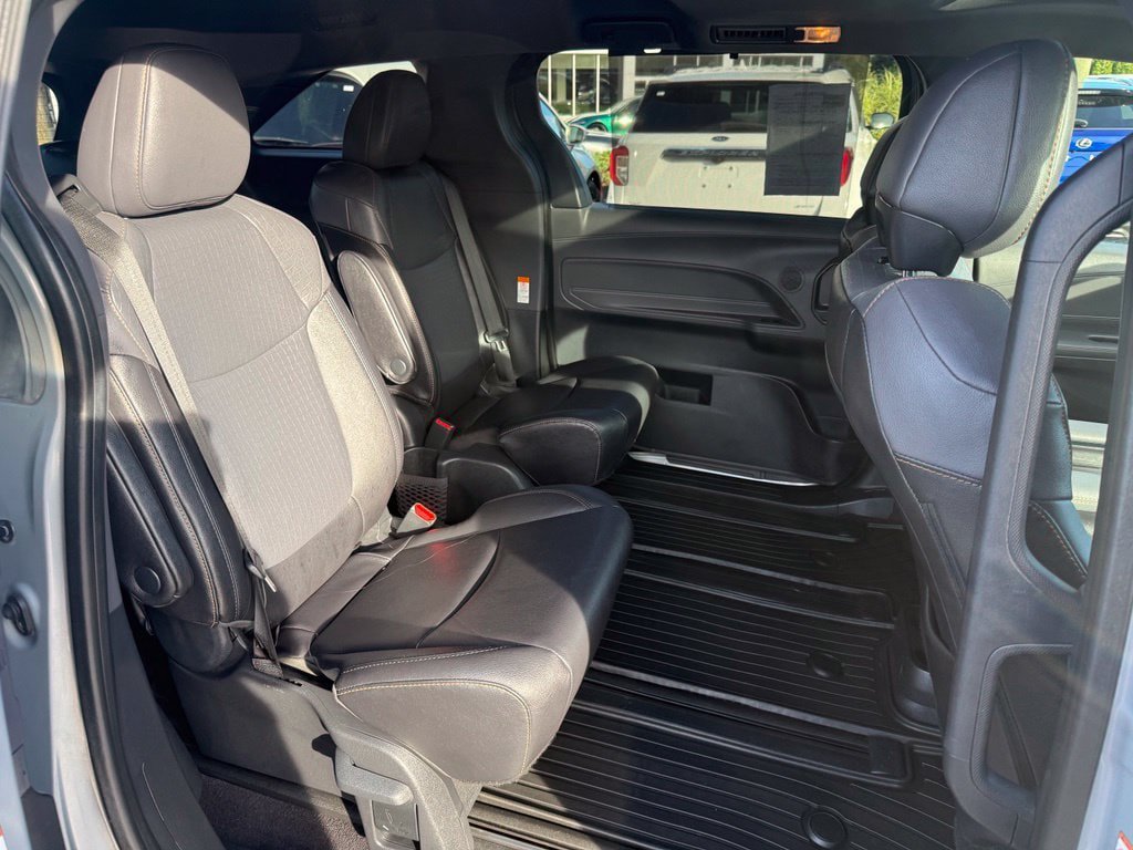 Certified 2023 Toyota Sienna XLE Woodland Edition AWD/4WD image 18