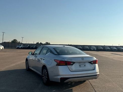 Certified 2025 Nissan Altima 2.5 SV FWD image 18