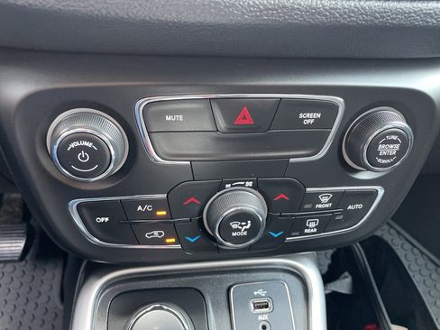 Used 2018 Jeep Compass Latitude w/ Popular Equipment Group image 20