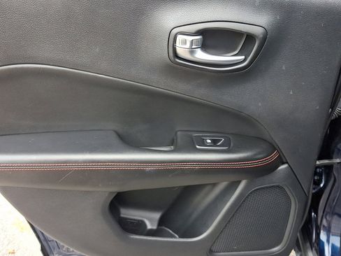 Used 2021 Jeep Compass Trailhawk image 19