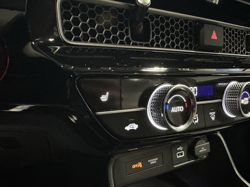 Used 2024 Honda Civic EX image 15