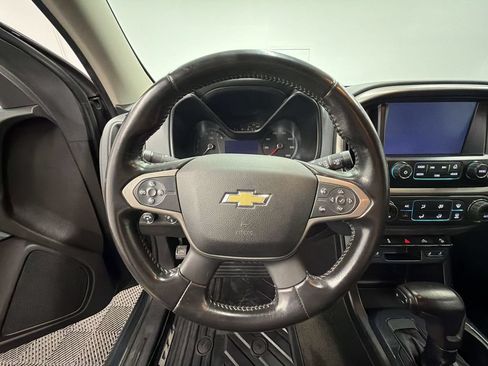 Used 2017 Chevrolet Colorado Z71 AWD/4WD image 4
