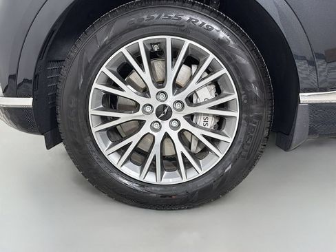 Used 2026 Genesis GV80 2.5T RWD image 32