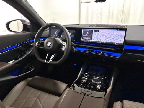 Used 2026 BMW 550e xDrive AWD/4WD image 10