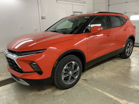 New 2025 Chevrolet Blazer LT image 3