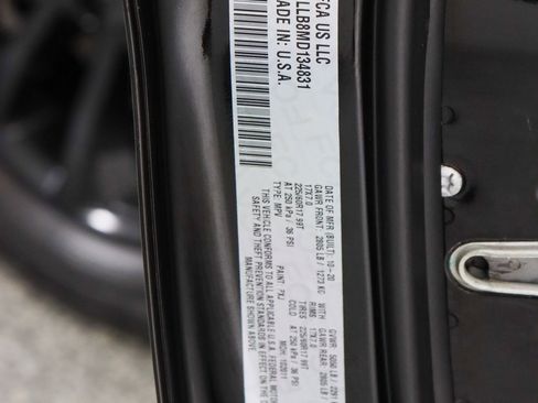 Used 2021 Jeep Cherokee Latitude Plus FWD image 31