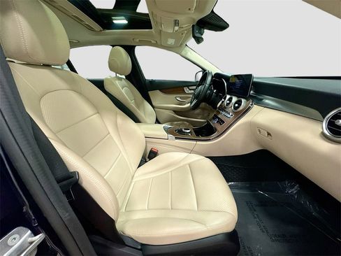 Used 2021 Mercedes-Benz C 300 4MATIC Sedan image 33