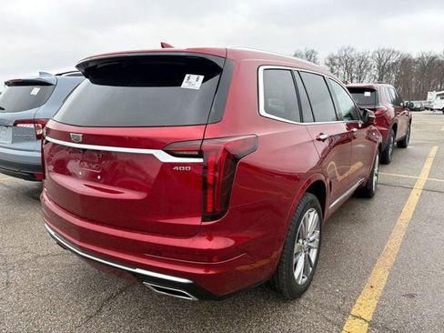 Used 2024 Cadillac XT6 Premium Luxury image 3