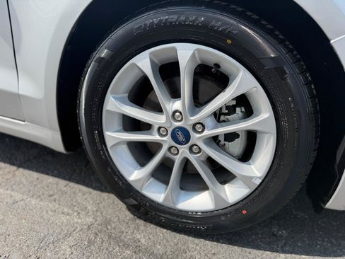 Used 2019 Ford Fusion SE FWD image 19