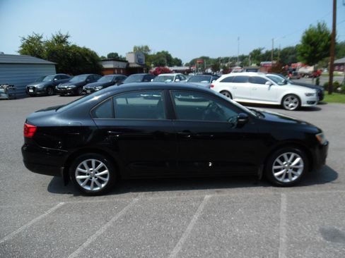 Used 2011 Volkswagen Jetta SE FWD image 7