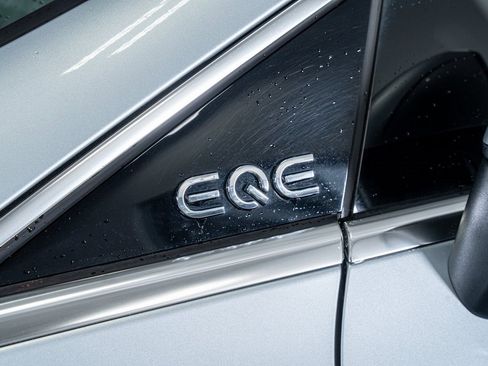 Used 2023 Mercedes-Benz EQE 500 4MATIC Sedan image 21