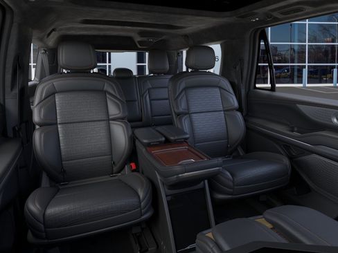 New 2025 Lincoln Navigator L Black Label AWD/4WD image 11