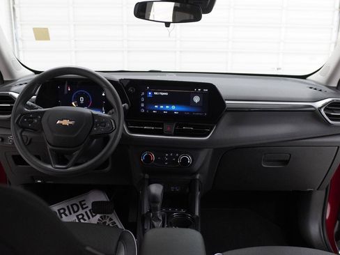Used 2024 Chevrolet TrailBlazer LS w/ LS Convenience Package FWD image 26