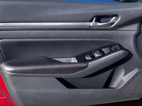 Used 2024 Nissan Altima 2.5 SR image 20