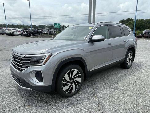 Used 2025 Volkswagen Atlas SEL AWD/4WD image 9