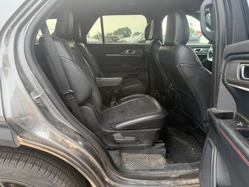 Used 2025 Ford Explorer ST AWD/4WD image 13