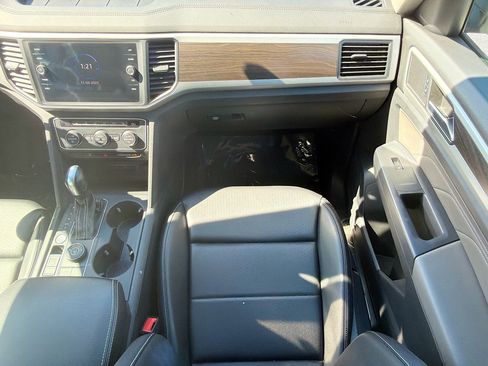 Used 2021 Volkswagen Atlas SE image 18