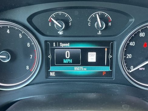 Used 2018 Buick Enclave Essence AWD/4WD image 31