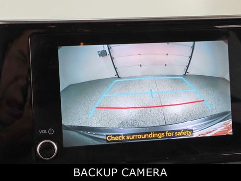 Used 2023 Toyota Highlander XLE image 18