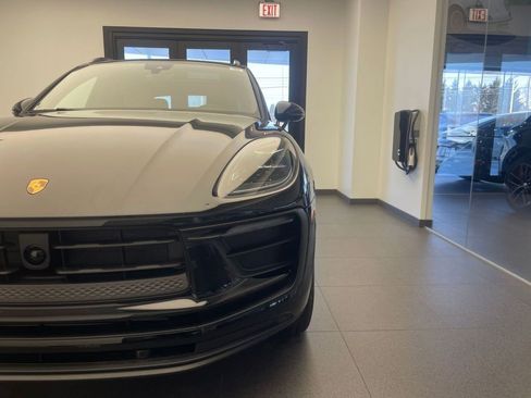 New 2026 Porsche Macan image 23