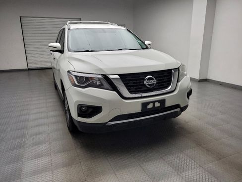 Used 2018 Nissan Pathfinder SV AWD/4WD image 14