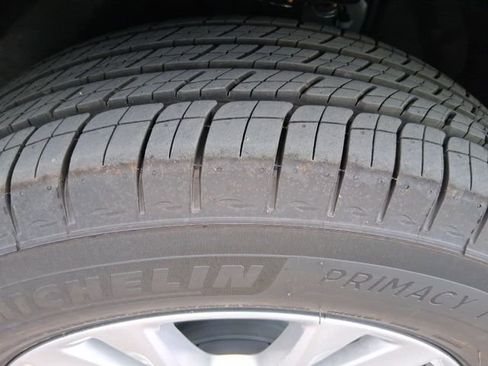 New 2026 Cadillac XT5 Luxury w/ LPO, Floor Liner Package image 24