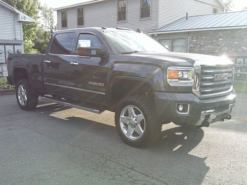 Used 2015 GMC Sierra 2500 SLT w/ All-Terrain HD Package AWD/4WD image 5