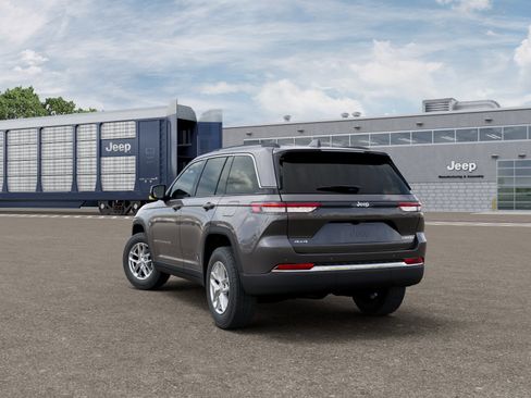 New 2026 Jeep Grand Cherokee Laredo X image 3