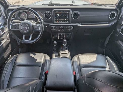 Used 2022 Jeep Wrangler Unlimited Sahara AWD/4WD image 14