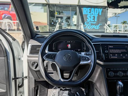 Used 2022 Volkswagen Atlas Cross Sport SE AWD/4WD image 19