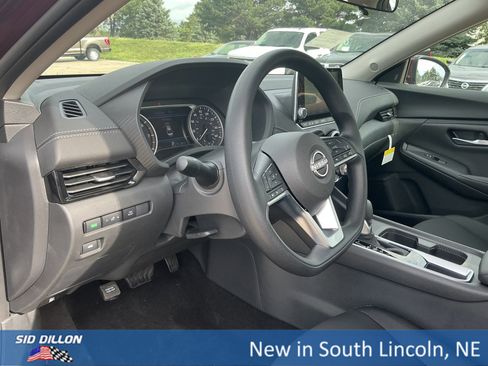 New 2025 Nissan Sentra SV w/ Trunk Package image 6