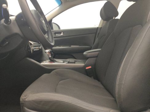 Used 2020 Kia Optima LX image 17