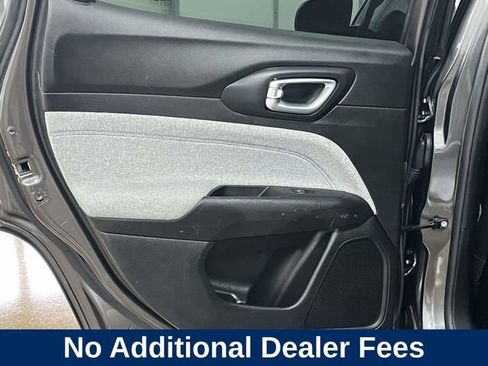 Used 2022 Jeep Compass Latitude w/ Convenience Group AWD/4WD image 19
