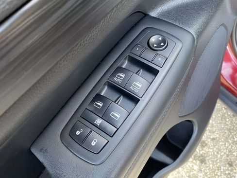 Used 2020 Jeep Grand Cherokee Laredo image 17