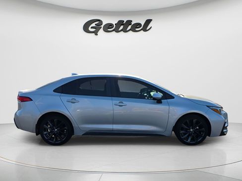 Used 2024 Toyota Corolla SE FWD image 3