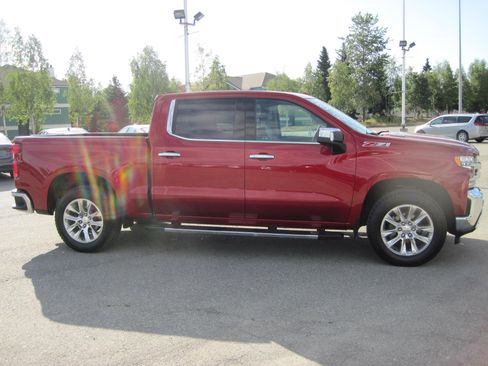Used 2022 Chevrolet Silverado 1500 LTZ image 3