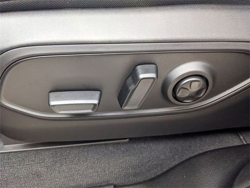 New 2025 Jeep Grand Cherokee Altitude image 8