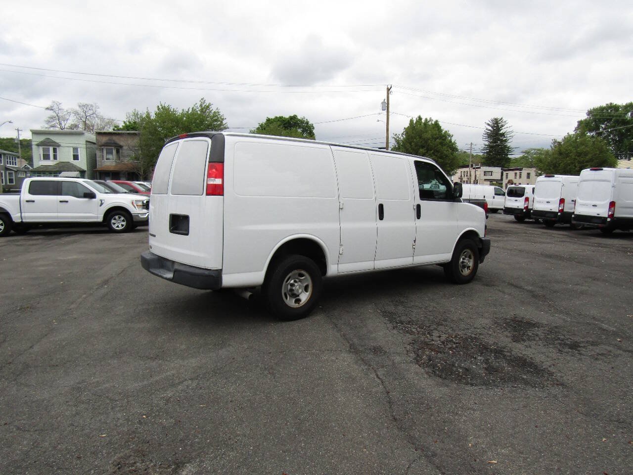 Used 2021 Chevrolet Express 2500 w/ Driver Convenience Package RWD image 6