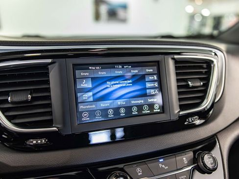 Used 2019 Chrysler Pacifica Touring Plus w/ S Appearance Package FWD image 27