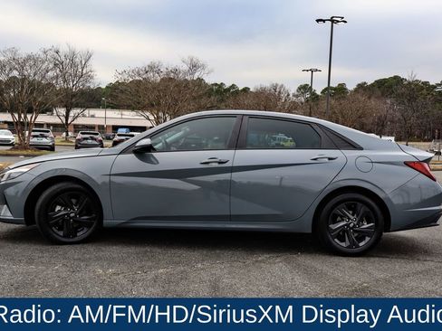 Used 2021 Hyundai Elantra SEL w/ Convenience Package image 4