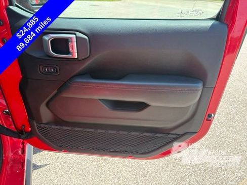 Used 2018 Jeep Wrangler Unlimited Rubicon AWD/4WD image 30