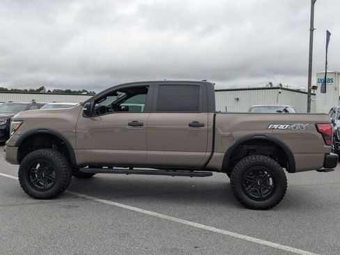 Used 2023 Nissan Titan PRO-4X w/ Pro-4x Convenience Package AWD/4WD image 6