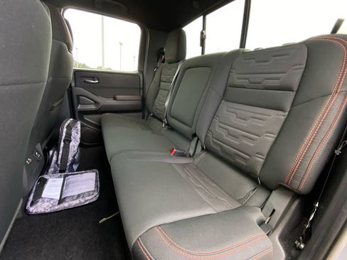 Used 2023 Nissan Frontier PRO-4X w/ Pro Convenience Package AWD/4WD image 12
