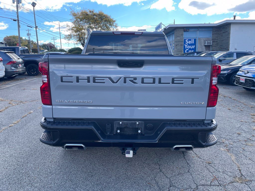 Used 2025 Chevrolet Silverado 1500 Custom Trail Boss w/ LPO, Dark Essentials Package AWD/4WD image 4