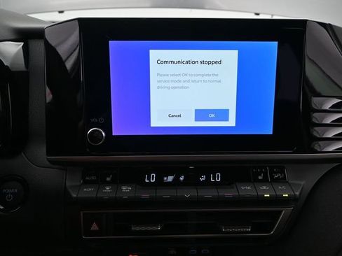 Used 2025 Toyota Camry LE w/ Convenience Package FWD image 7