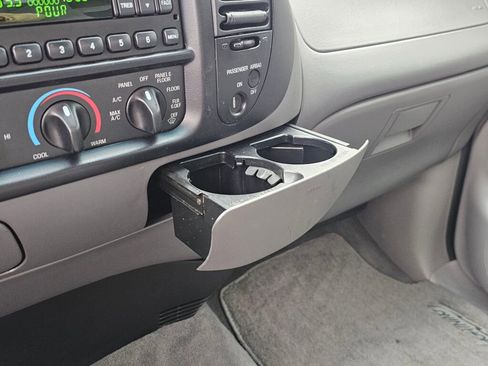 Used 2004 Ford F150 Lightning RWD image 25