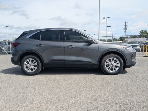Certified 2023 Ford Escape Active w/ Tech Pack #2 AWD/4WD image 3
