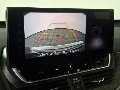 Used 2023 Nissan Altima 2.5 SV w/ SV Premium Package FWD image 4